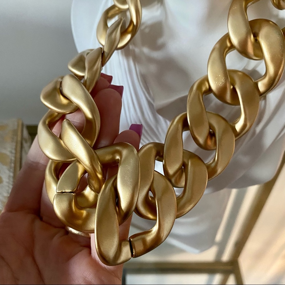 Brushed Gold Chain Link Thick Necklace Acrylic - Picture 3 of 4